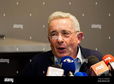 Ivan Gazidis durante una conferenza stampa