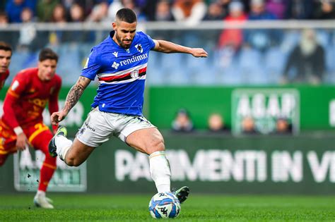 Gennaro Tutino segna il gol del pareggio