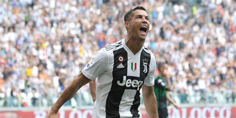 Cristiano Ronaldo esulta dopo un gol