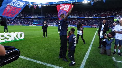 Tifo dei tifosi del PSG