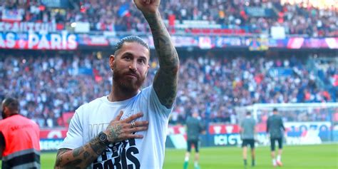 Sergio Ramos con la maglia del PSG