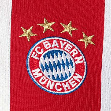 Logo Adidas e stemma FC Bayern Monaco