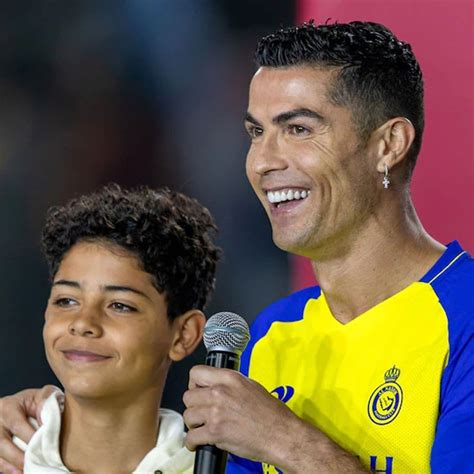 Cristiano Ronaldo Jr. con suo padre Cristiano Ronaldo.