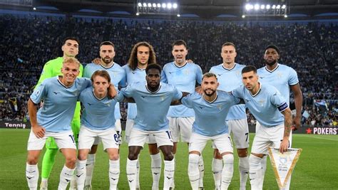 Foto di gruppo dei giocatori della Lazio del 2000