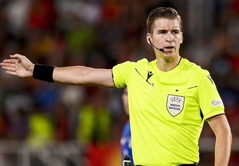 François Letexier, arbitro di calcio