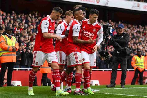 Calciatori di Arsenal e Southampton in campo