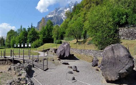 Incisioni rupestri nel Parco Archeologico Nazionale dei Massi di Cemmo
