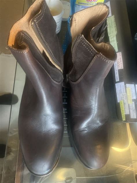 Schema di manutenzione per stivaletti in pelle e camoscio