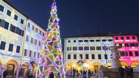 Installazioni luminose natalizie a Empoli
