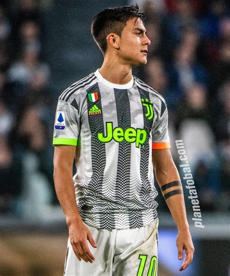 Paulo Dybala con la maglia della Juventus