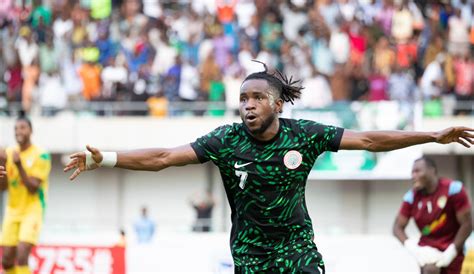 Ademola Lookman in azione con la maglia della Nigeria