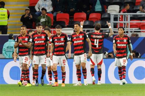 Giocatori del Flamengo festeggiano un gol