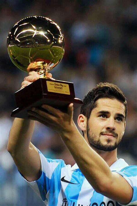 Isco mentre riceve il Golden Boy Award