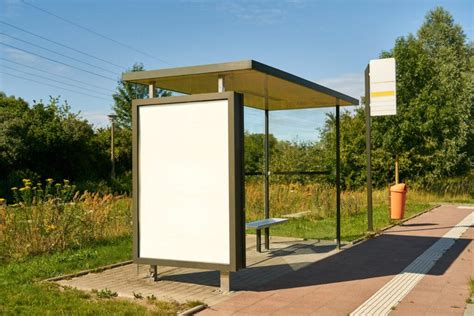 Schema di una fermata dell'autobus urbano con orari