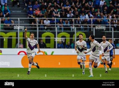 Calcio: La Fiorentina festeggia un gol