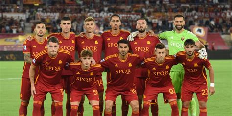 Giocatori della Roma che si allenano