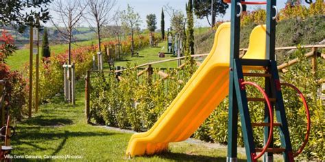 Agriturismo con parco giochi per bambini