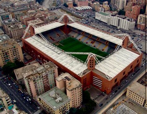 Stadio Luigi Ferraris durante un derby di Genova