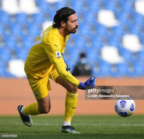 Andrea Consigli in azione