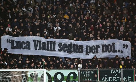 Striscione tifosi Juventus