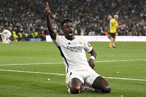 Vinicius Jr festeggia un gol con il Real Madrid