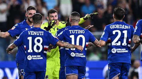 Ervin Zukanovic celebra un gol con la Sampdoria