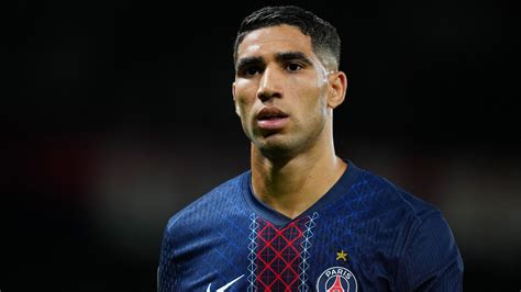 Achraf Hakimi in azione con la maglia del PSG
