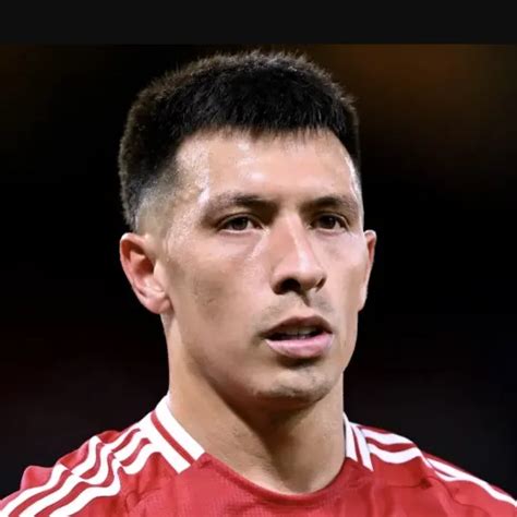 Schema delle posizioni in cui gioca Lisandro Martínez