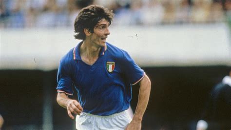 Paolo Rossi celebra il gol contro il Brasile nel 1982