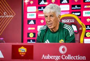Gian Piero Gasperini che parla in conferenza stampa