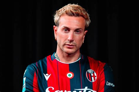 Federico Bernardeschi calcia un rigore