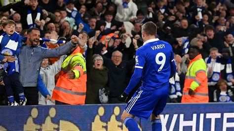 Jamie Vardy che esulta con la maglia del Leicester