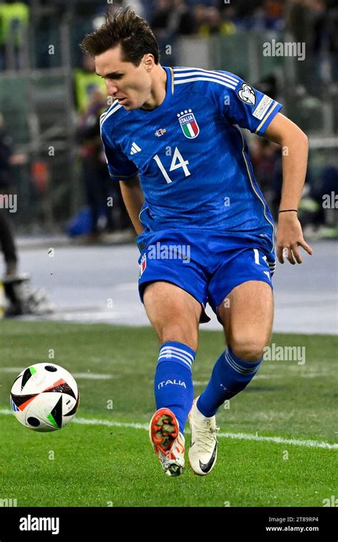 Federico Chiesa in azione durante una partita