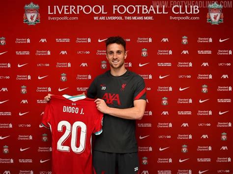 Diogo Jota con la maglia numero 20 del Liverpool
