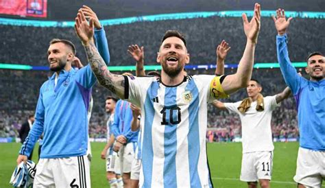 Lionel Messi che esulta dopo un gol