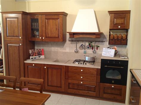 Cucina componibile in esposizione presso Tornese Mobili