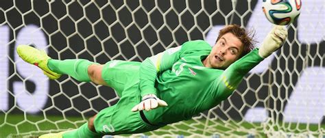 Tim Krul che para un rigore