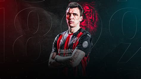 Mario Mandzukic con la maglia del Milan