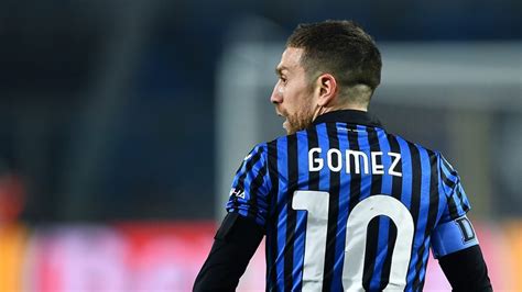 Papu Gomez durante una partita con l'Atalanta