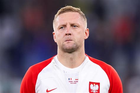 Kamil Glik calpesta il ginocchio di Gonzalo Higuain