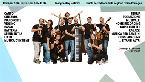 Illustrazione stilizzata di persone che escono da un concerto a San Siro