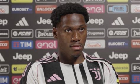 Foto di David Juve con il premio