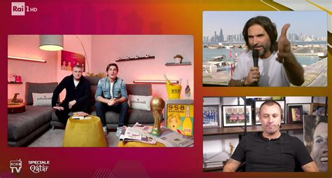 I quattro conduttori della Bobo TV in un momento di intrattenimento