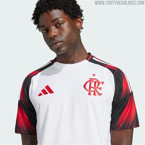 Alex Sandro con la maglia del Flamengo