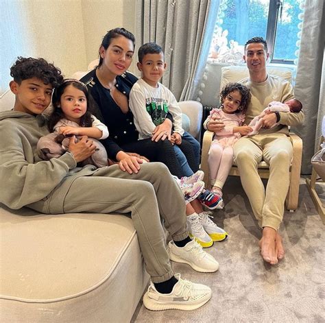 Cristiano Ronaldo con i figli e Georgina Rodriguez