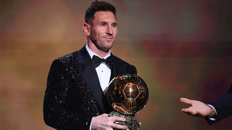 Lionel Messi con il Pallone d'Oro