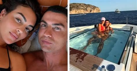 Cristiano Ronaldo con la famiglia e Georgina Rodriguez su uno yacht di lusso