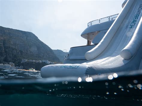 Dettaglio dello scivolo dello yacht 