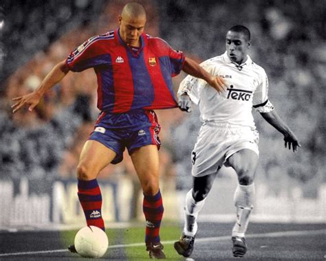 Ronaldo Nazario con la maglia del Barcellona