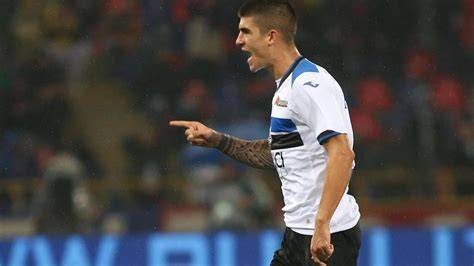 Gianluca Mancini in azione con la maglia dell'Atalanta
